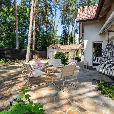 Lakeside Retreat & Annex Villa Bestensee