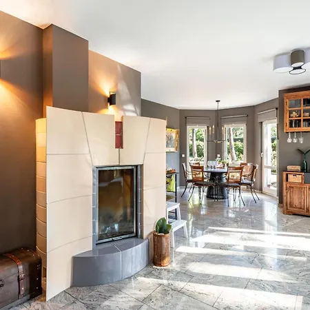 Lakeside Retreat & Annex Villa *