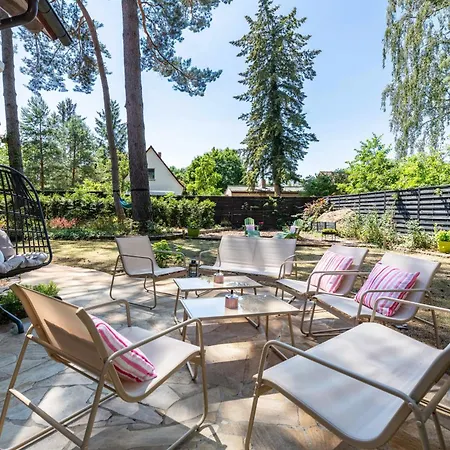 Villa Lakeside Retreat & Annex *