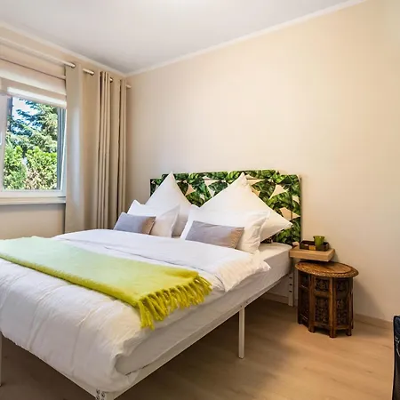 Villa Lakeside Retreat & Annex